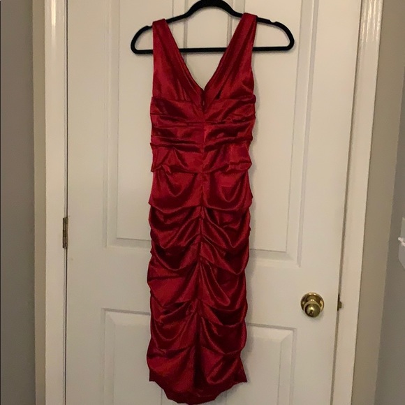 Ladies red dress - Picture 6 of 10